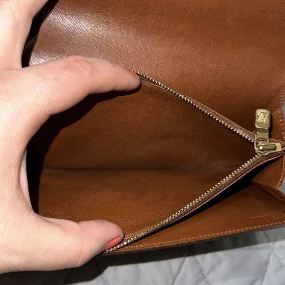 Louis Vuitton Monogram Sarah wallet - Picture 4 of 14